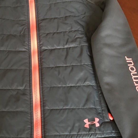 🎉🎉New pretty UA jacket 🎉🎉 - Picture 3 of 8